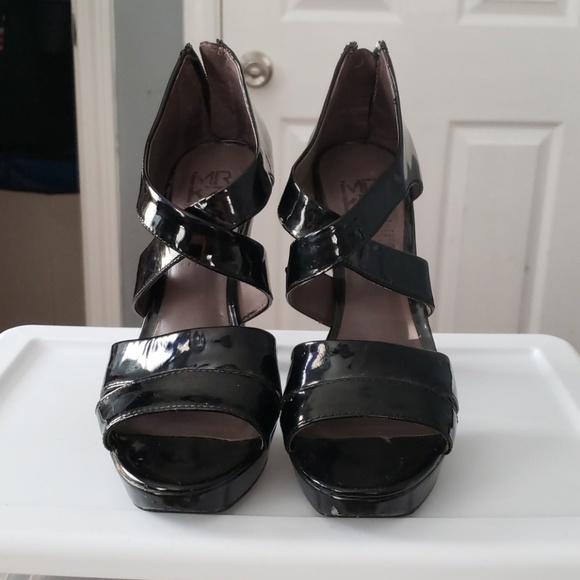 Black heels - Picture 2 of 4